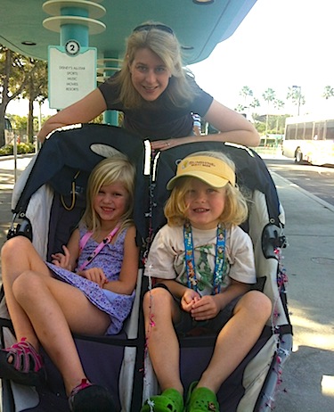 can you take strollers on disney buses